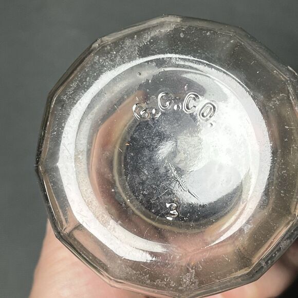 Vintage G. C. Co Paneled Clear Glass Black Metal Lid Salt & Pepper Shaker-UV - Picture 14 of 15